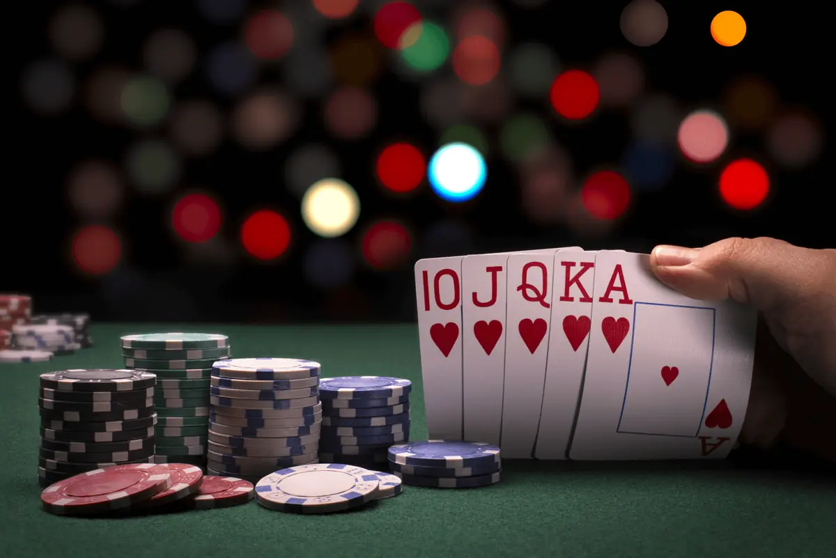 Queen Play Poker